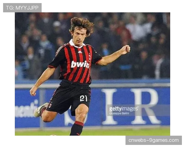 米兰基金会慈善赛，伊布、皮尔洛等传奇回归引万人围观